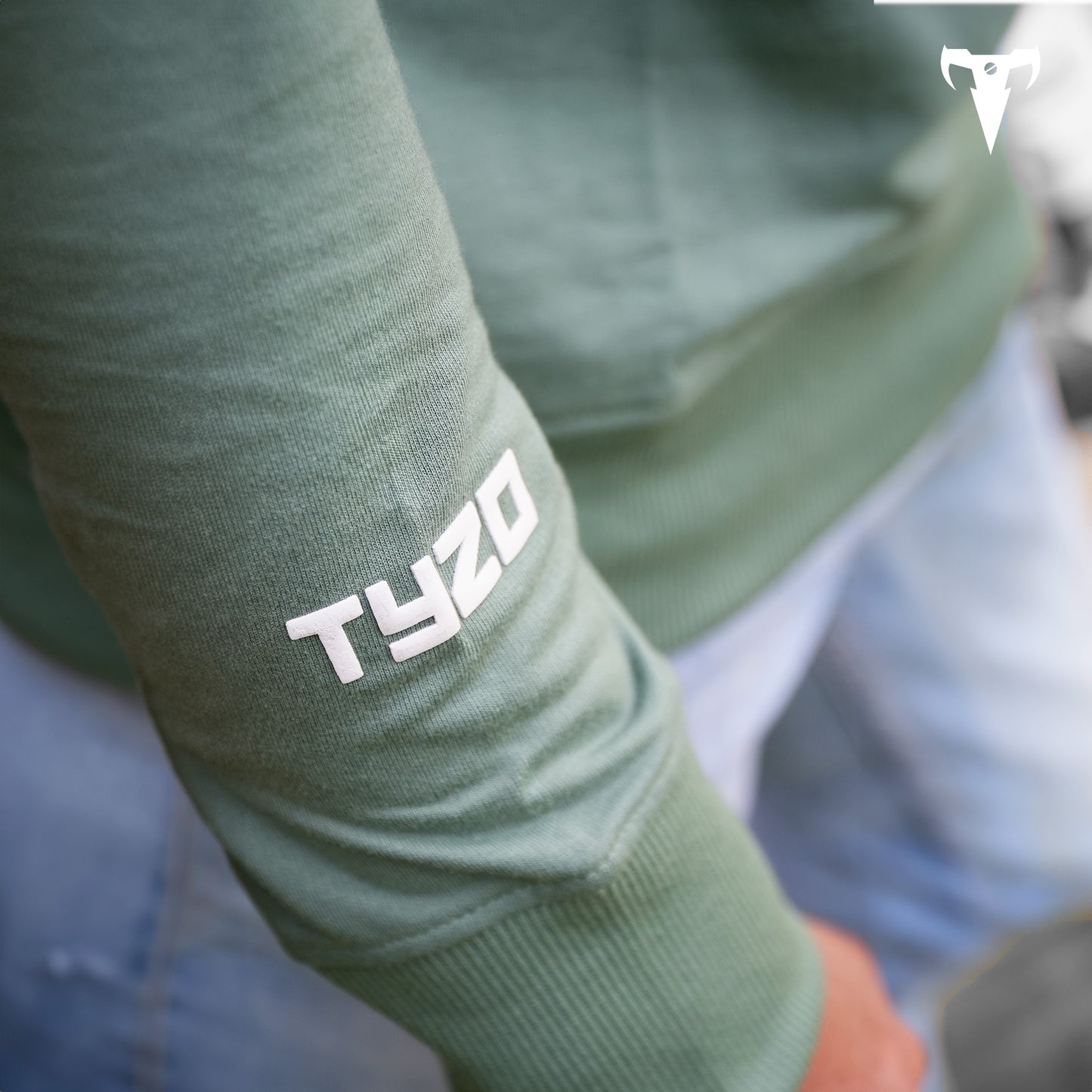 GREEN LONG SLEEVES TSHIRT